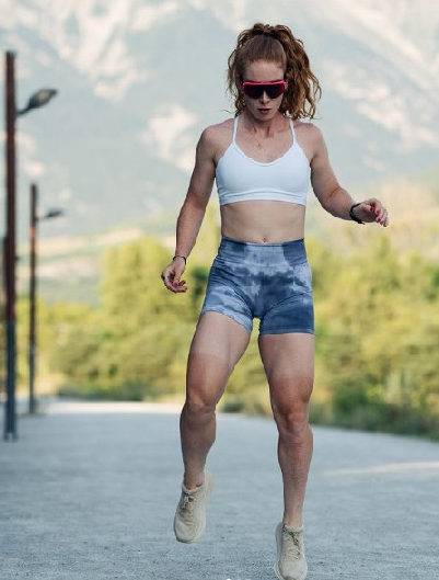 Antoinette De Jong