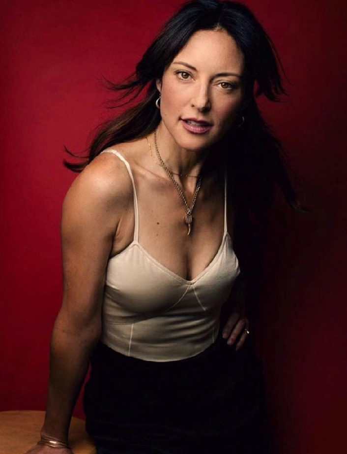 Lola Glaudini