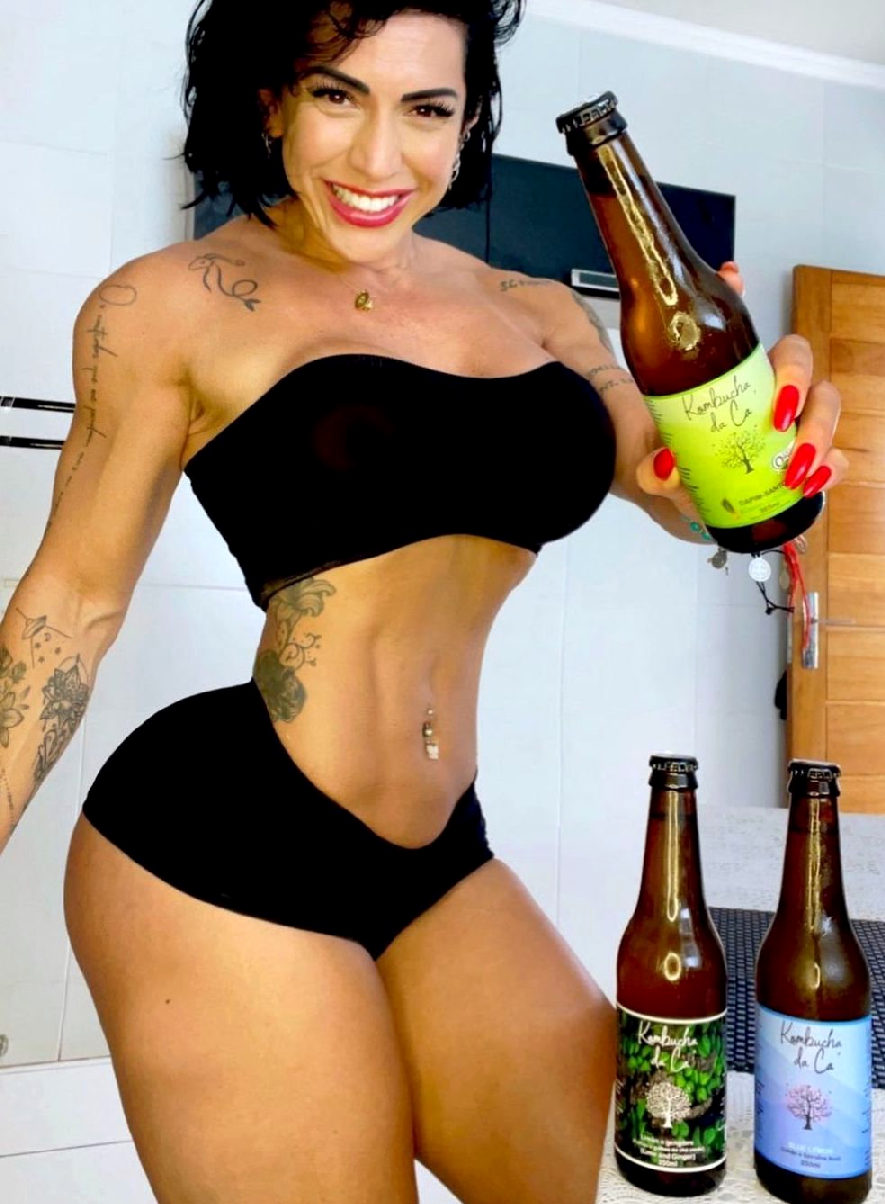 Mara Oliveira